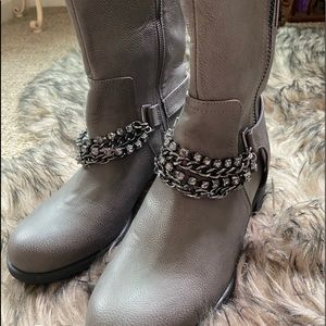Vera Wang ankle boots